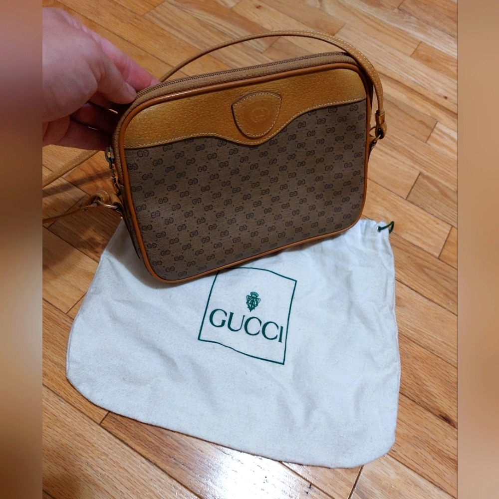 Authentic GUCCI Crossbody Bag With Dust Bag
